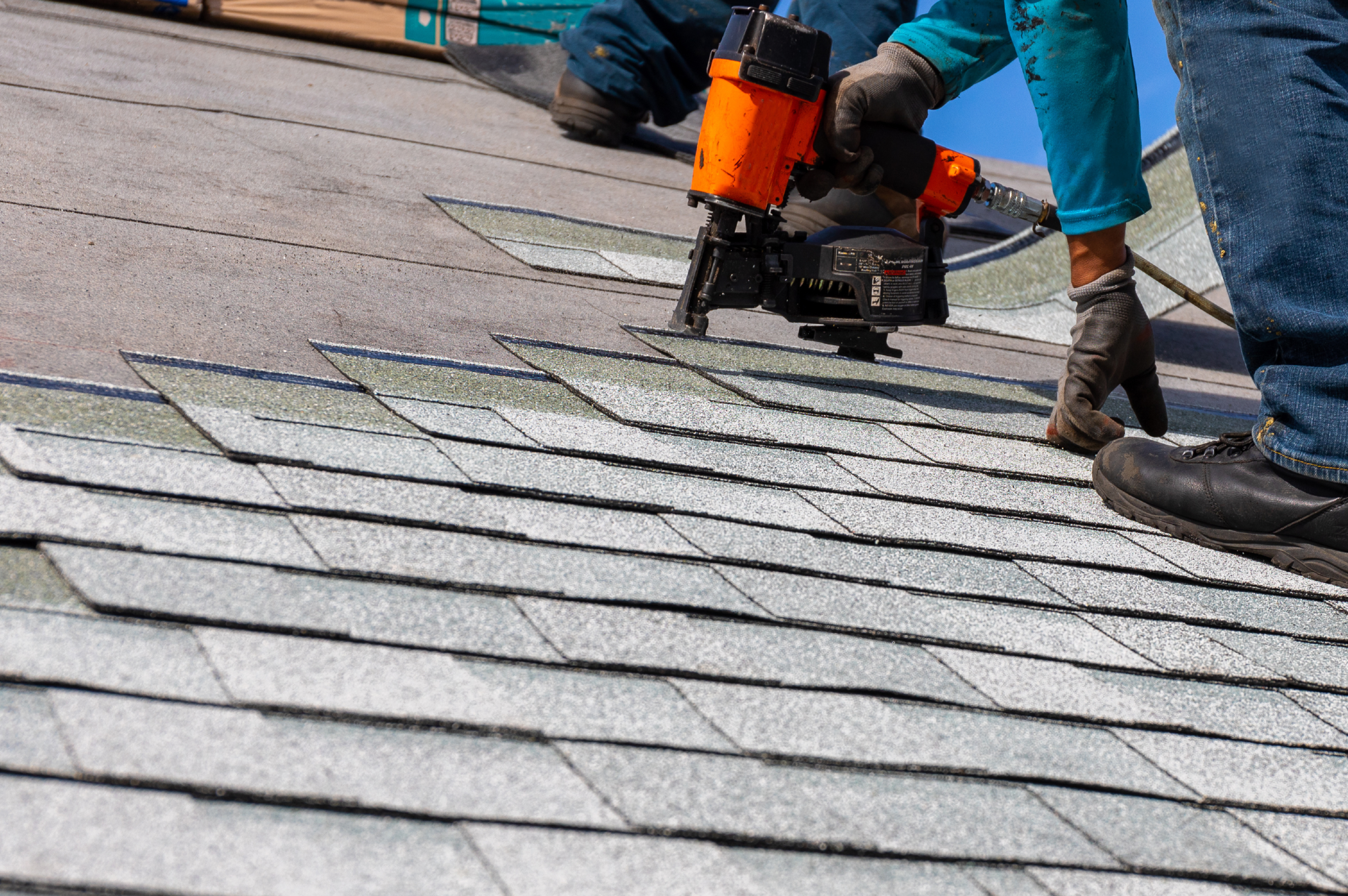 5 Reasons Why Residents of Kenosha, Racine, Walworth, and Milwaukee Counties Should Get a New Roof Estimate Now | Lock in 2023 Pricing and Ensure a Spring Installation